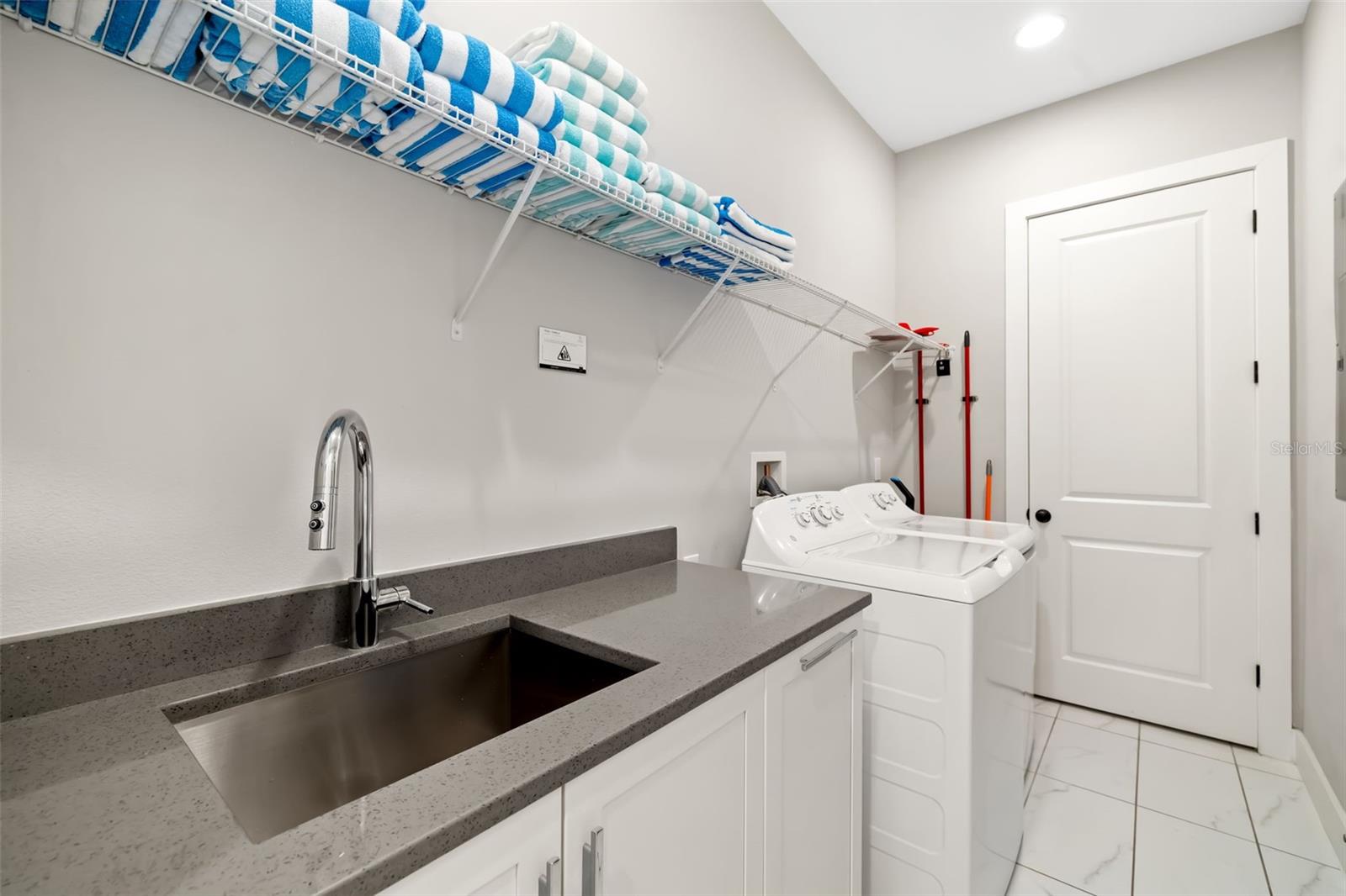 A4650778 Property Photo