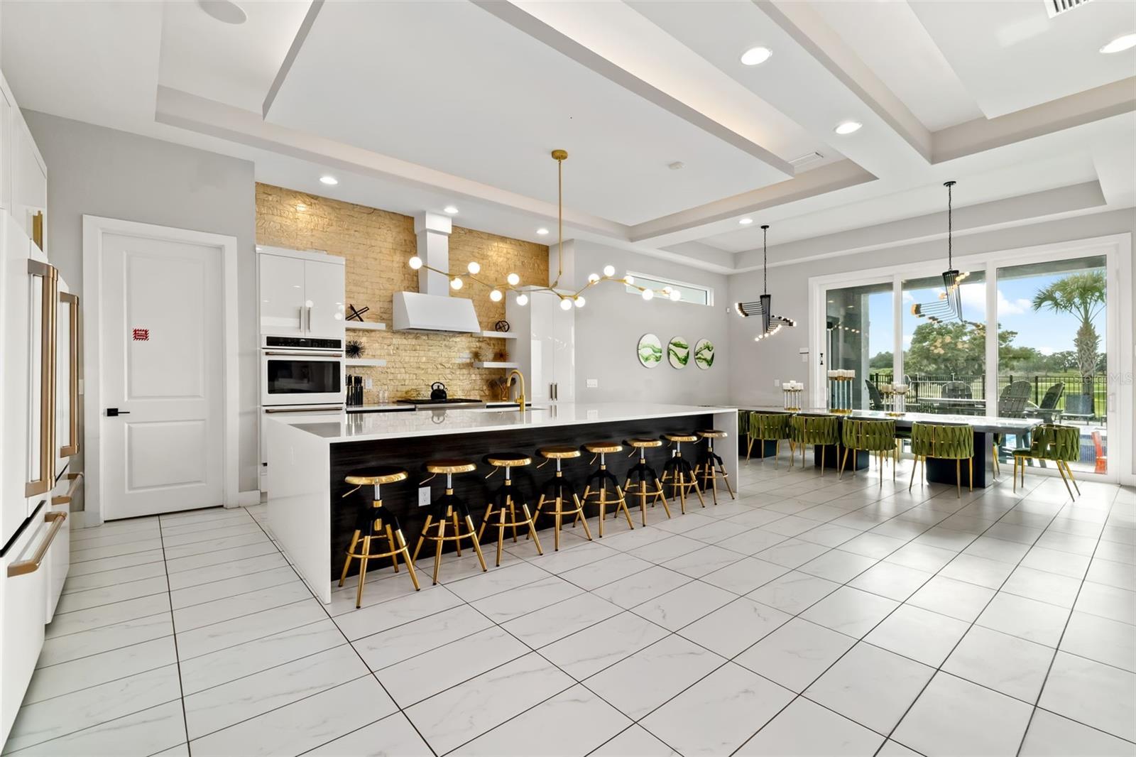 A4650778 Property Photo