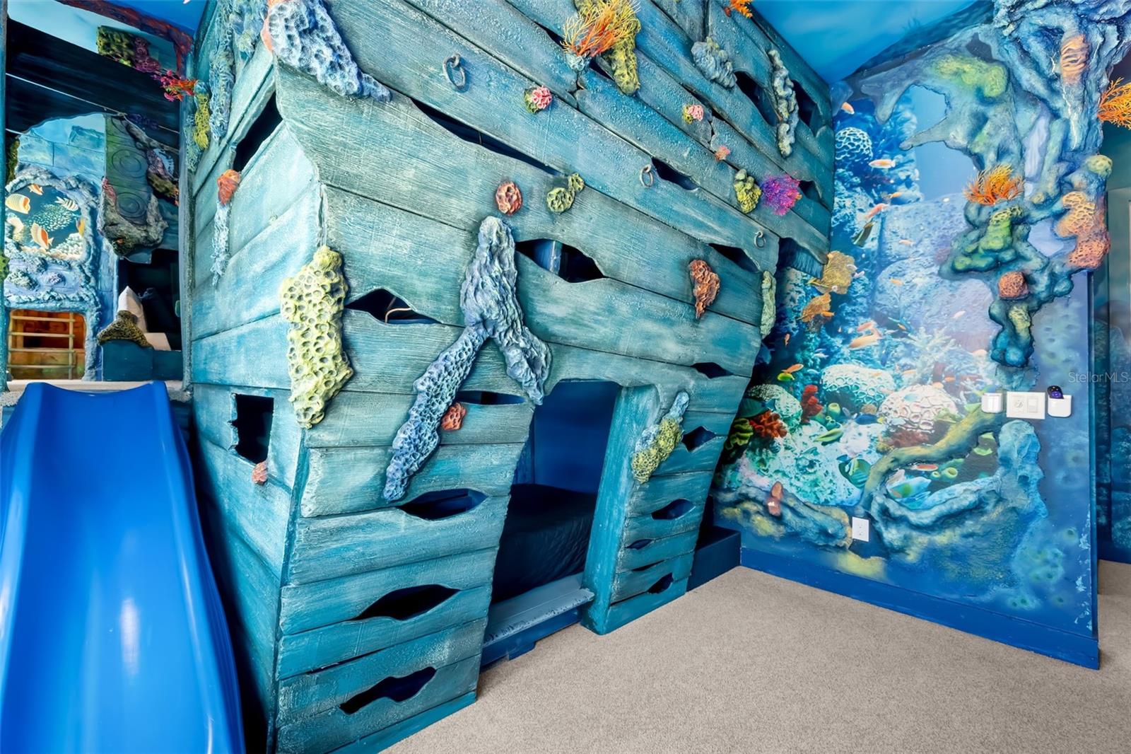 A4650778 Property Photo