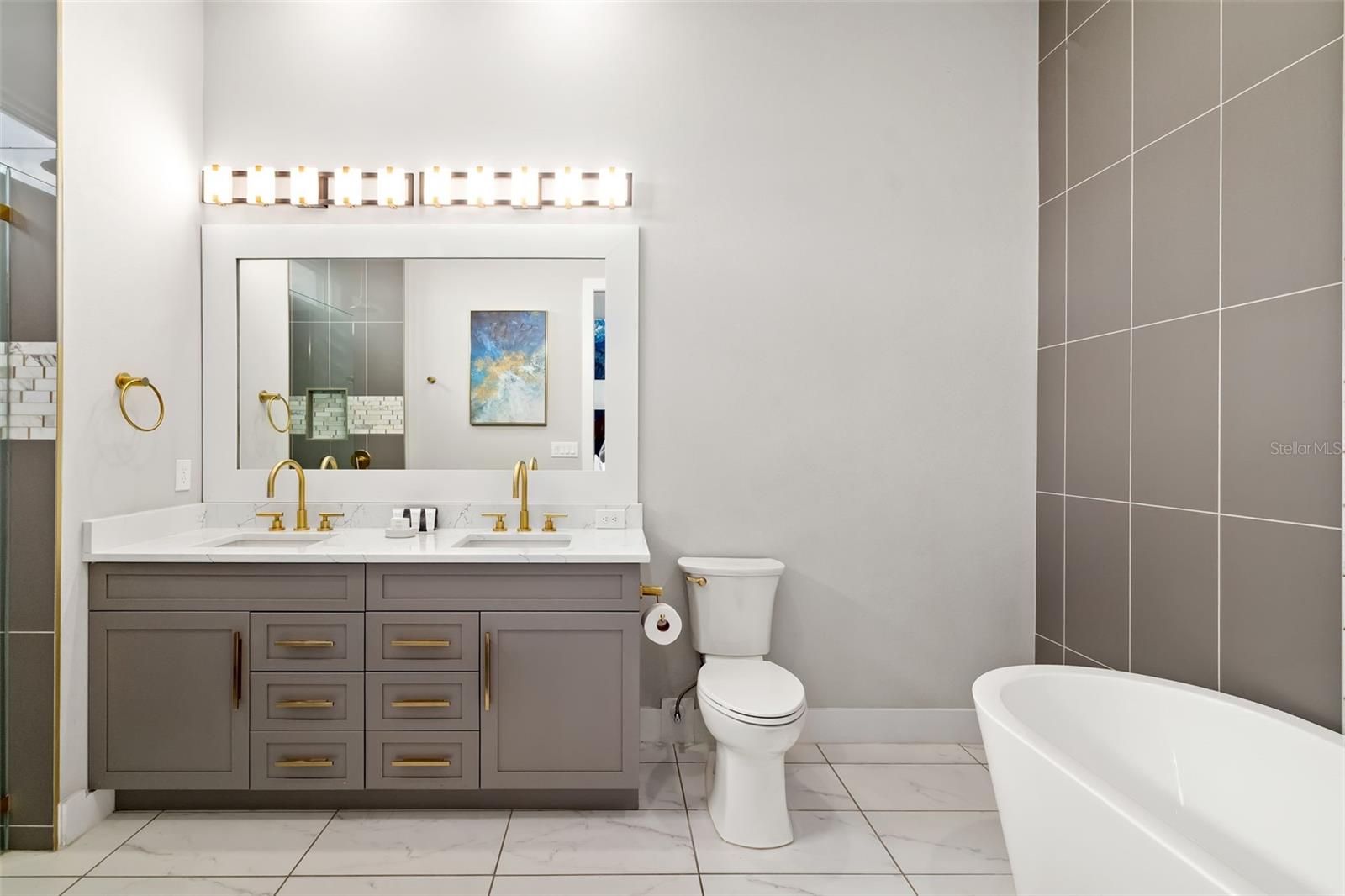 A4650778 Property Photo