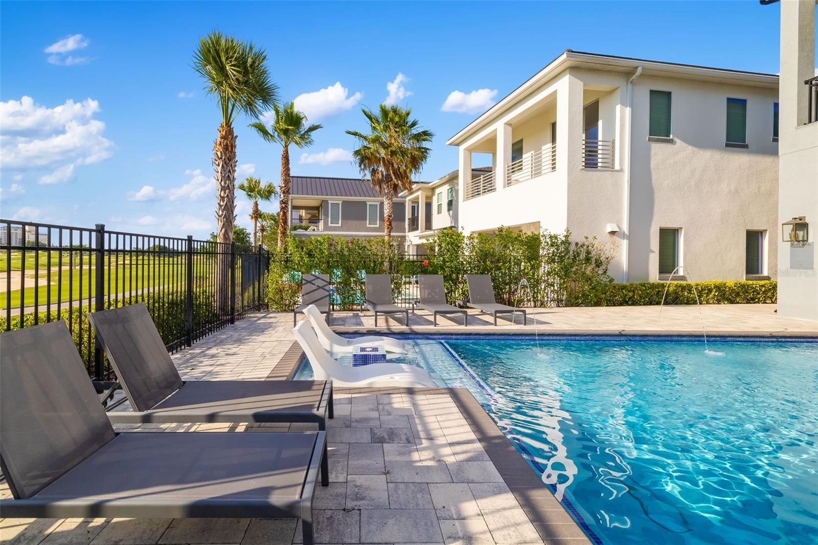 A4650778 Property Photo