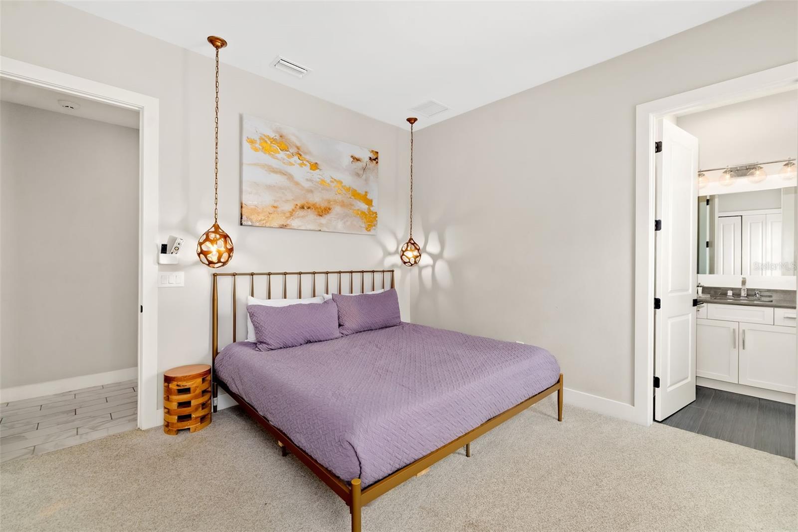 A4650778 Property Photo