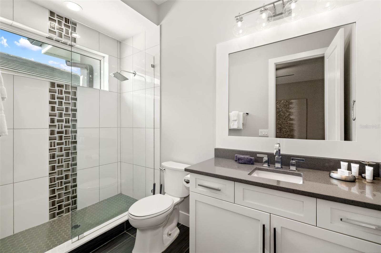 A4650778 Property Photo