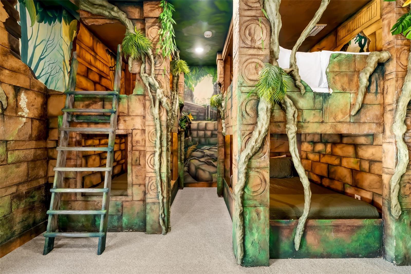 A4650778 Property Photo