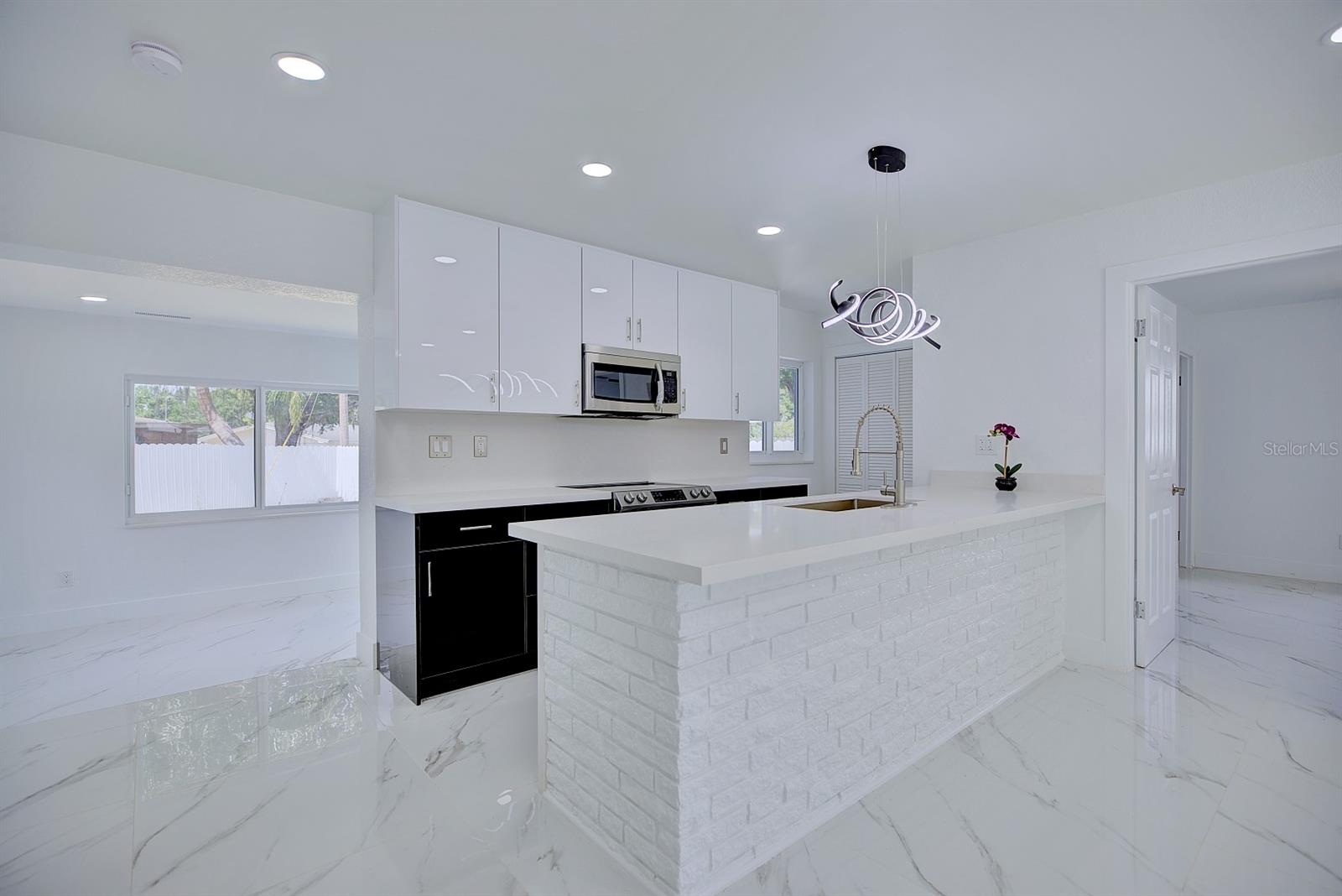 1100 HIGHLAND DR, SEBRING, FL, 33870