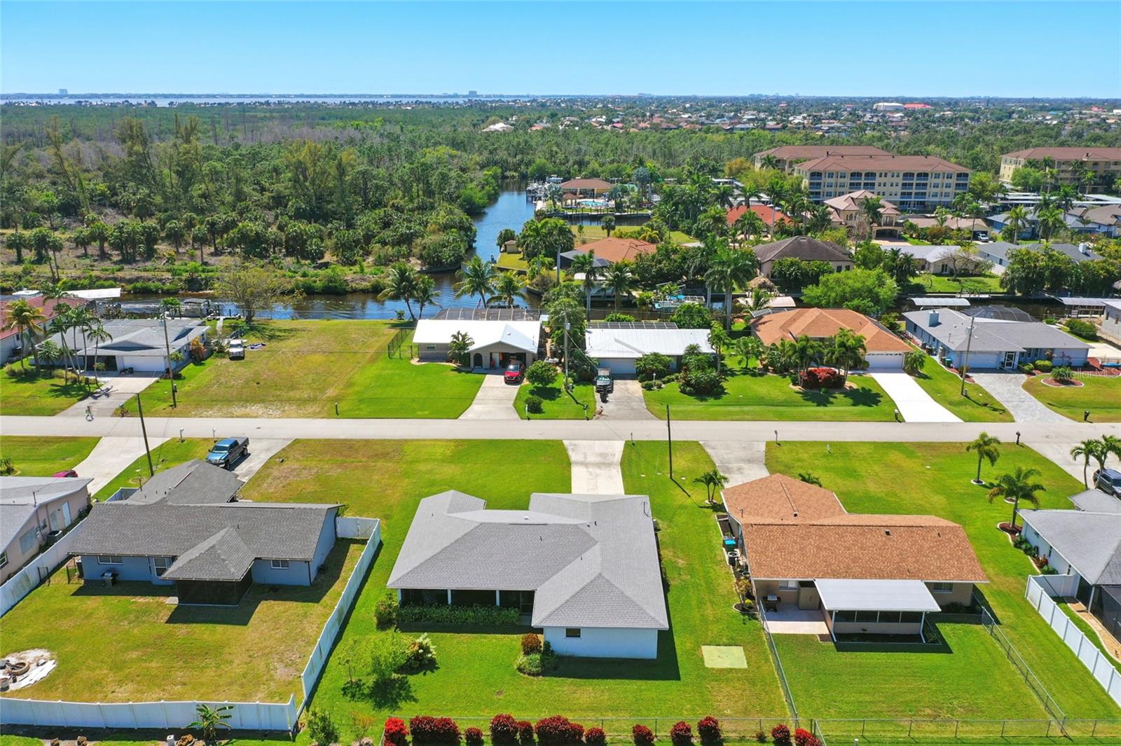 2039 CORAL POINT DR, CAPE CORAL, FL, 33990