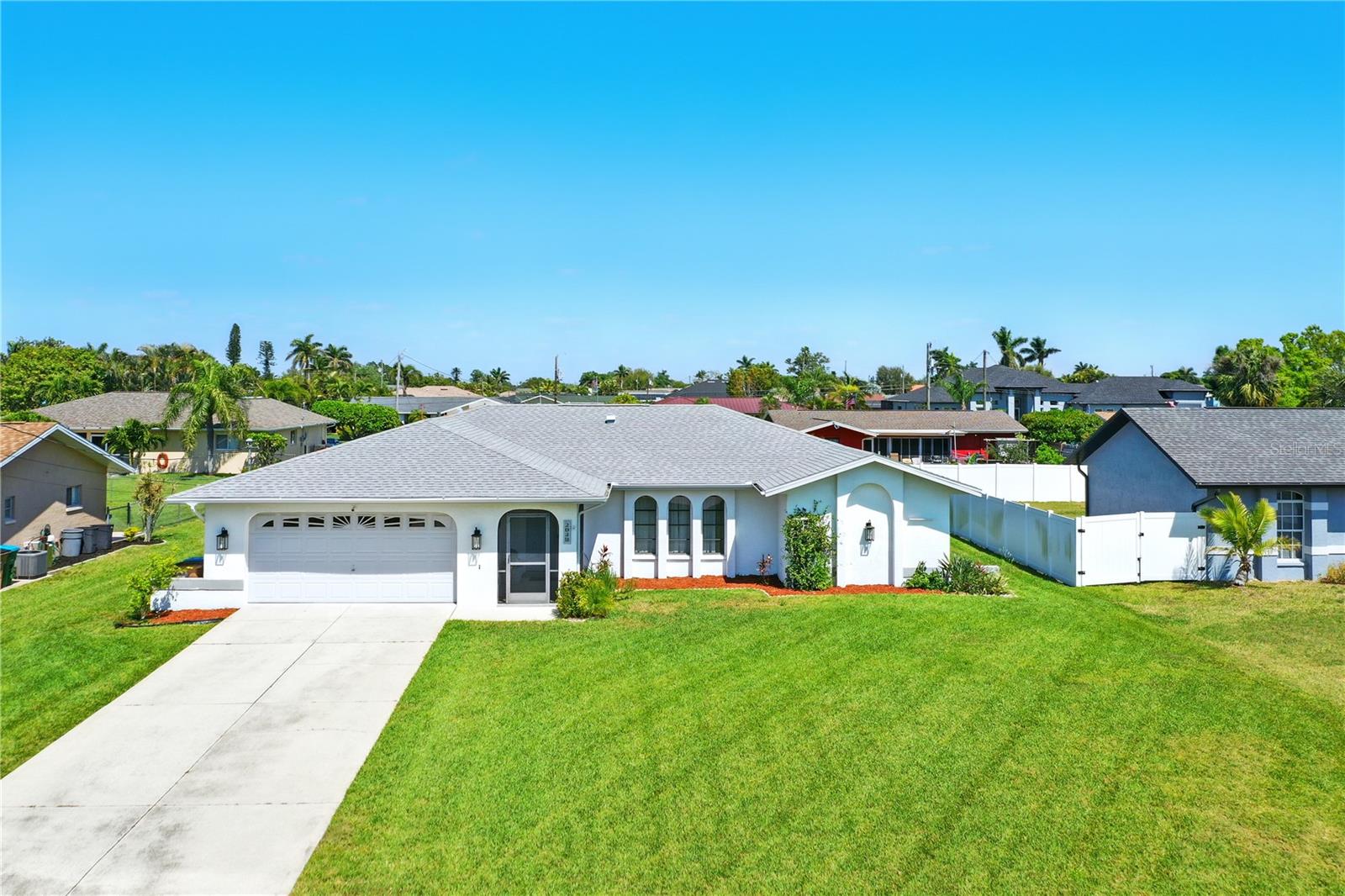 2039 CORAL POINT DR, CAPE CORAL, FL, 33990