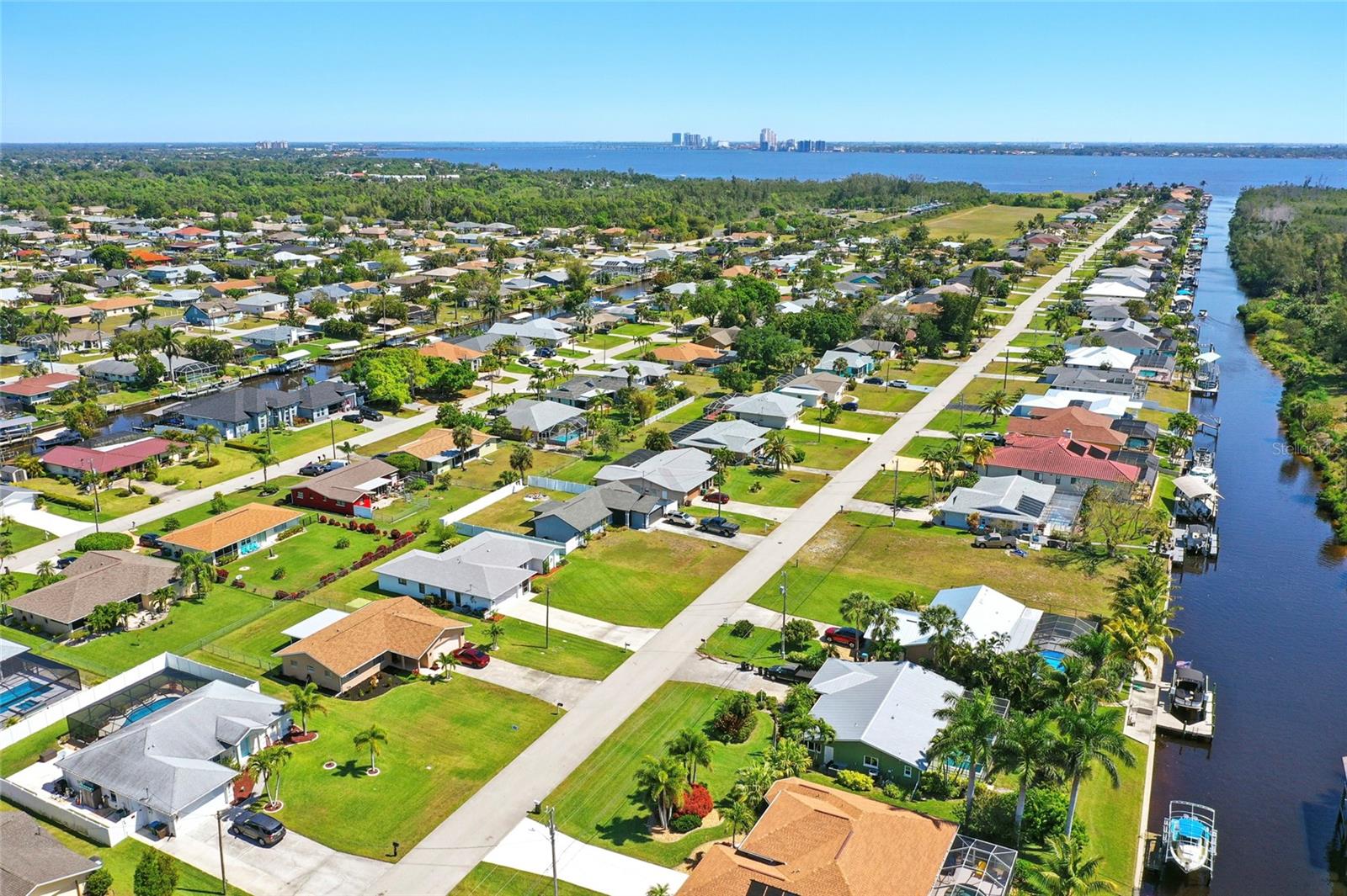 2039 CORAL POINT DR, CAPE CORAL, FL, 33990