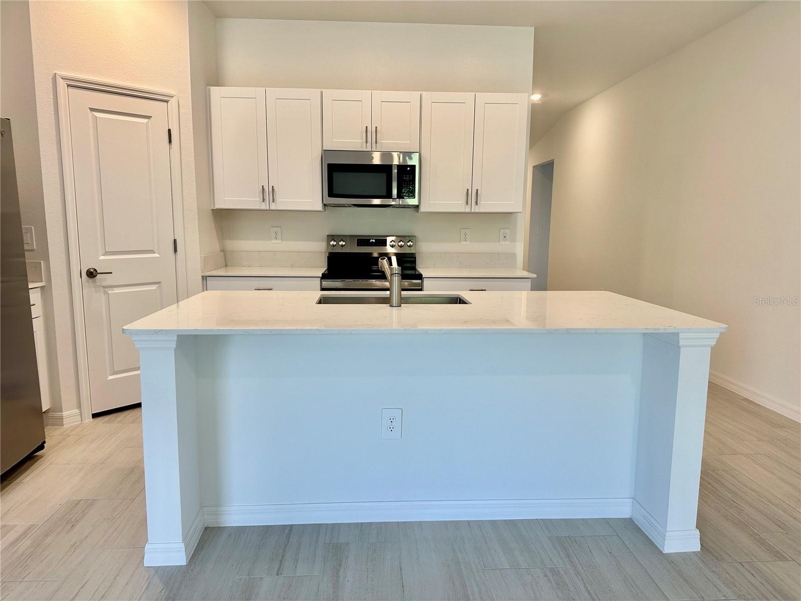 10185 GENTLE RAIN DR, LAND O LAKES, FL, 34638