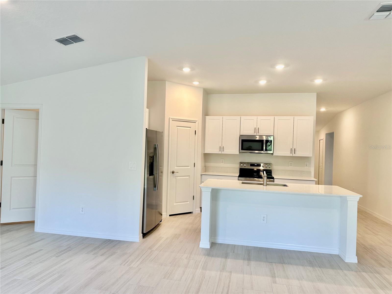 10185 GENTLE RAIN DR, LAND O LAKES, FL, 34638