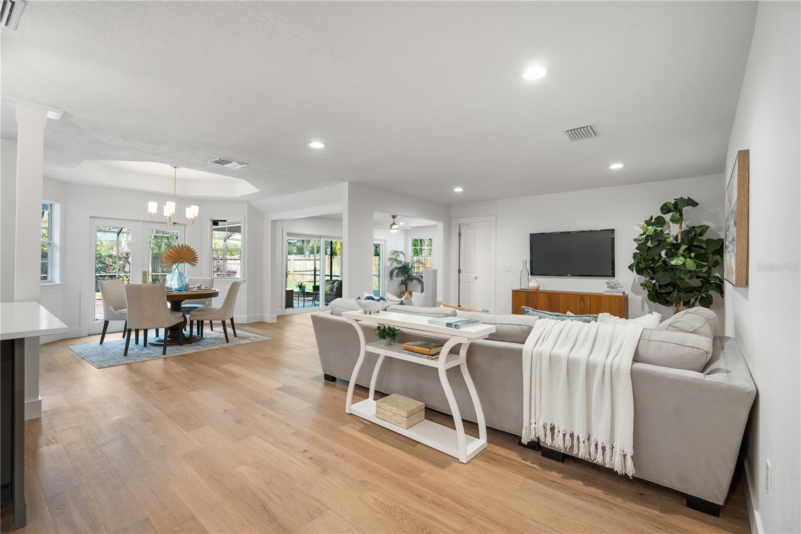 101 PONCE DE LEON BLVD, BELLEAIR, FL, 33756