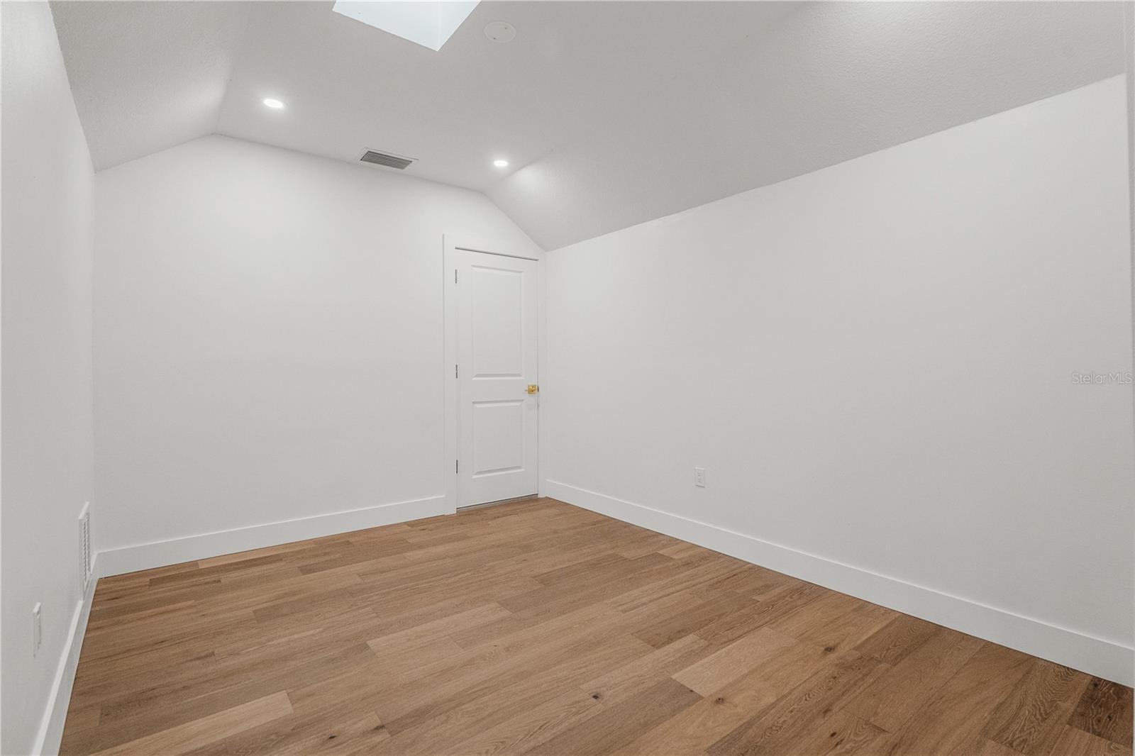 101 PONCE DE LEON BLVD, BELLEAIR, FL, 33756