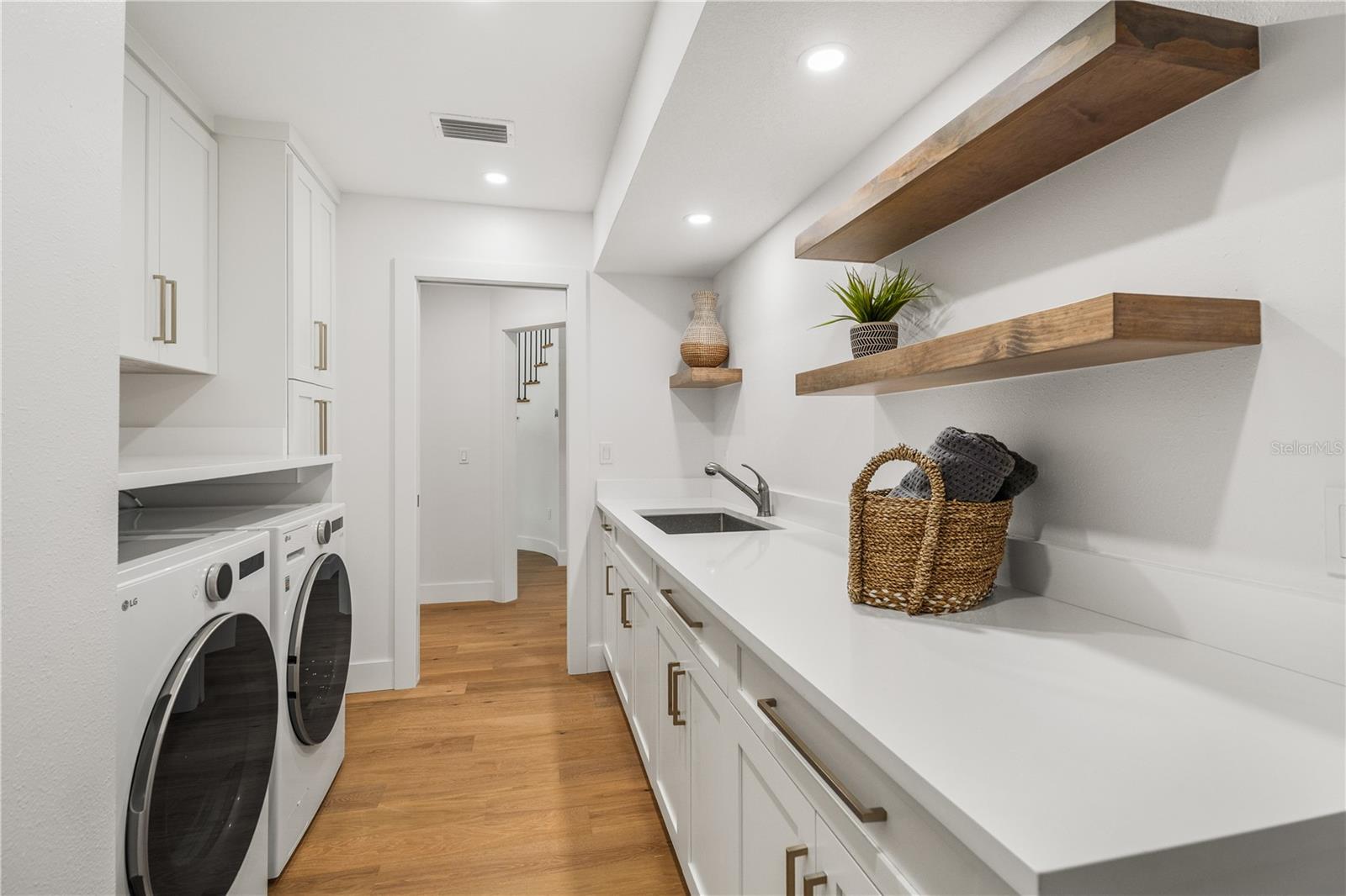 101 PONCE DE LEON BLVD, BELLEAIR, FL, 33756