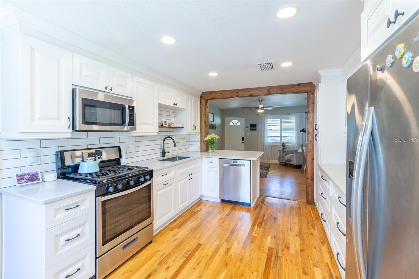 916 MICHIGAN AVE, PALM HARBOR, FL, 34683