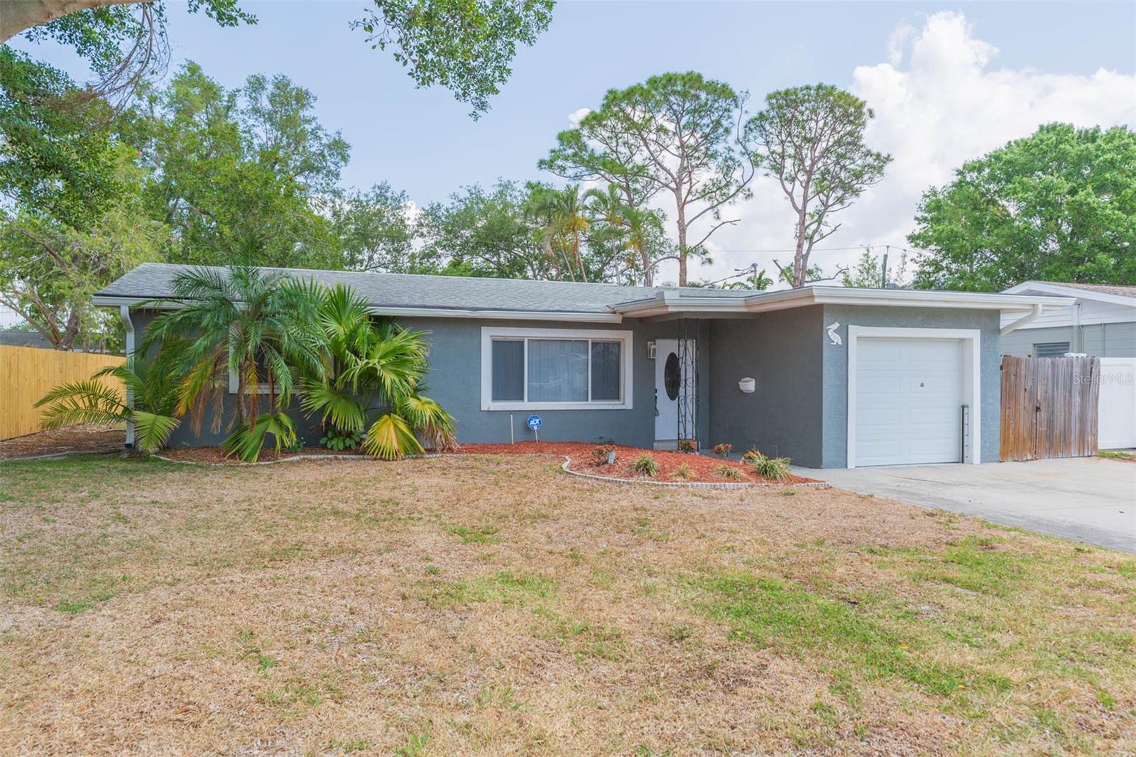 301 89TH AVE NE, ST PETERSBURG, FL, 33702