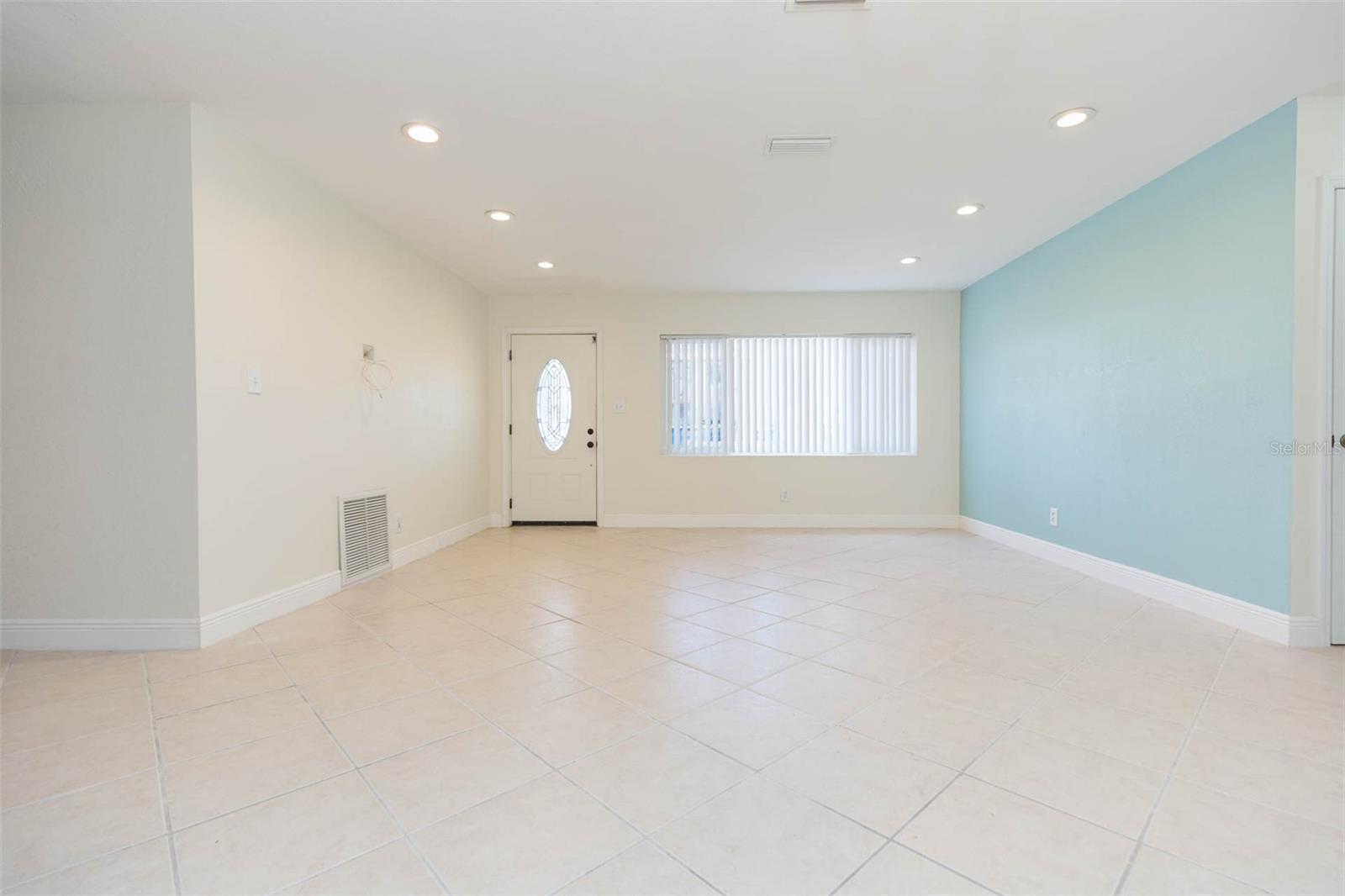 301 89TH AVE NE, ST PETERSBURG, FL, 33702
