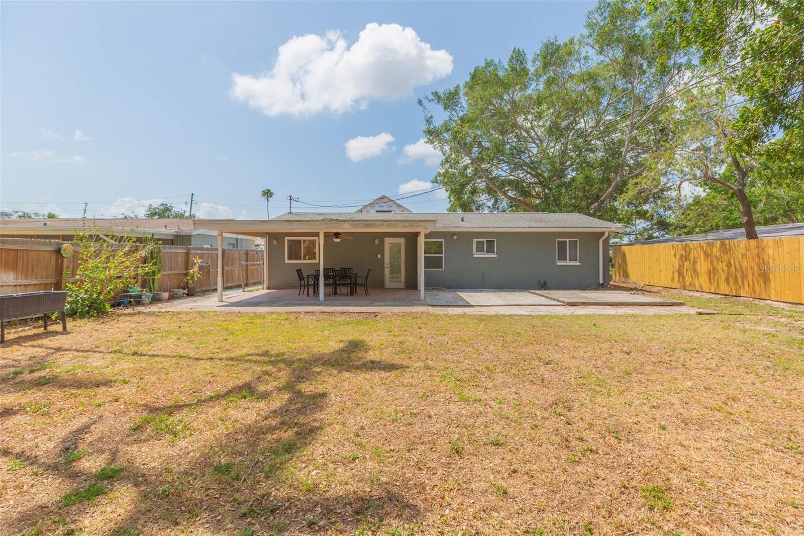 301 89TH AVE NE, ST PETERSBURG, FL, 33702
