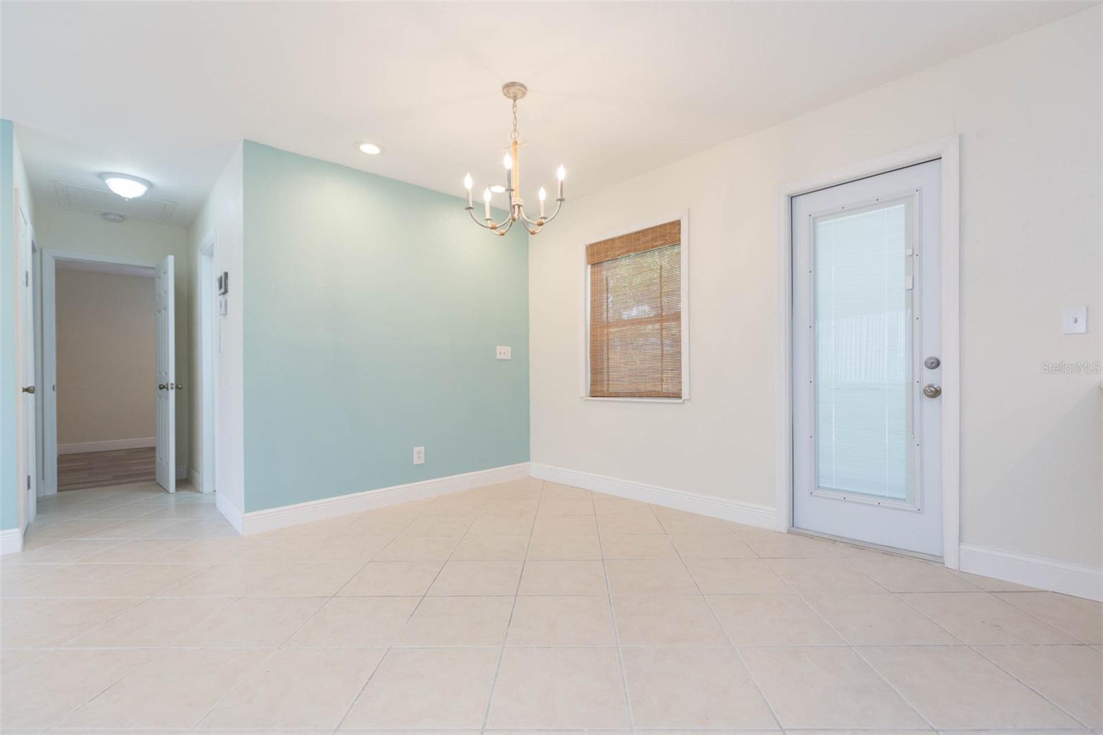 301 89TH AVE NE, ST PETERSBURG, FL, 33702