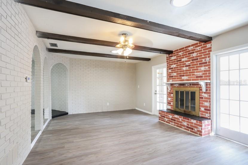 13600 CLAREDON RD, SEMINOLE, FL, 33776