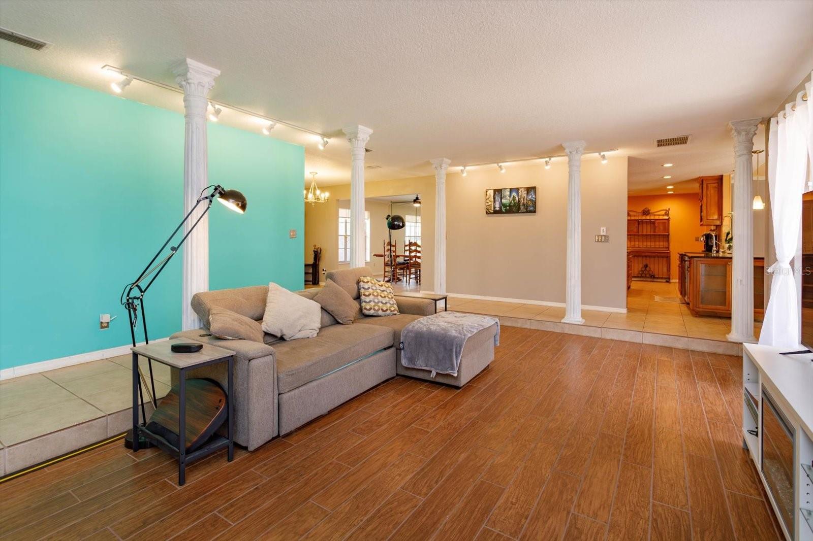 413 SANDY HILL DR, LONGWOOD, FL, 32779