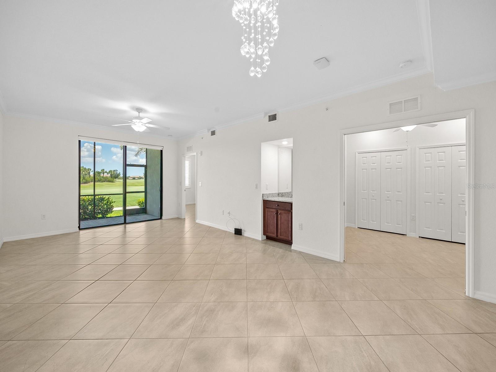 5694 PALMER CIR #105, LAKEWOOD RANCH, FL, 34211