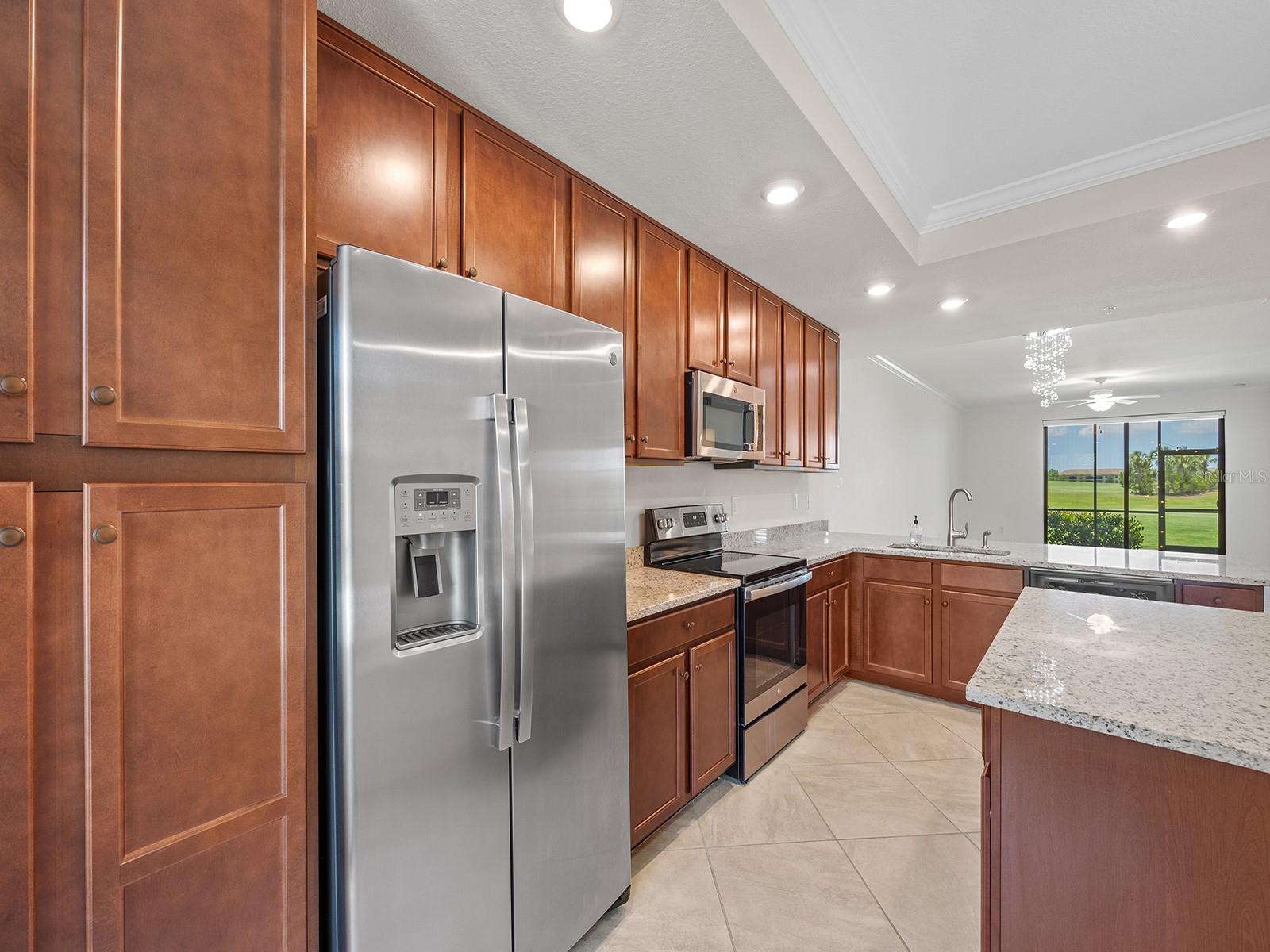 5694 PALMER CIR #105, LAKEWOOD RANCH, FL, 34211