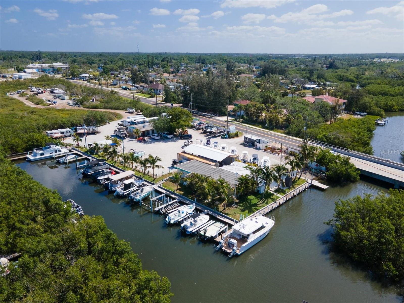 6908 11TH AVE E, PALMETTO, FL, 34221