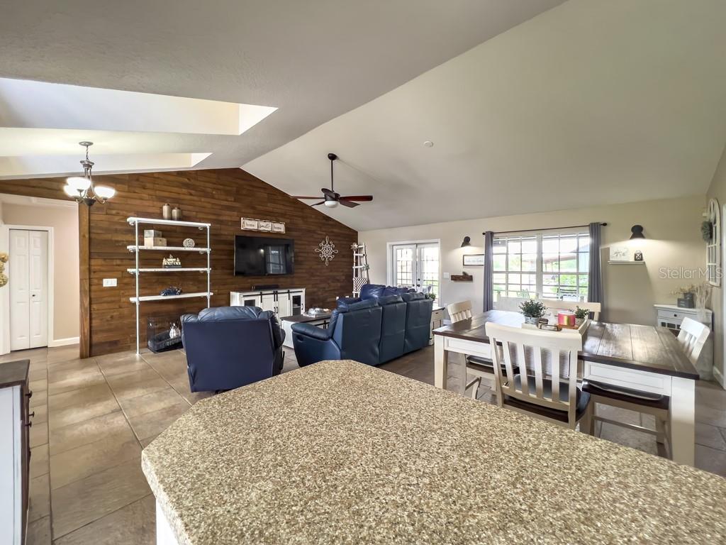 812 JAMESON RD, LITHIA, FL, 33547