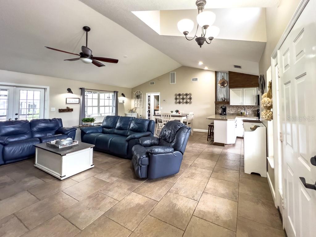 812 JAMESON RD, LITHIA, FL, 33547