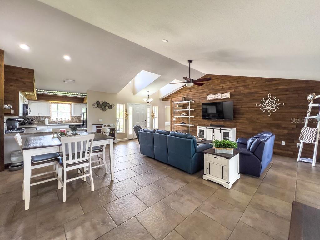 812 JAMESON RD, LITHIA, FL, 33547