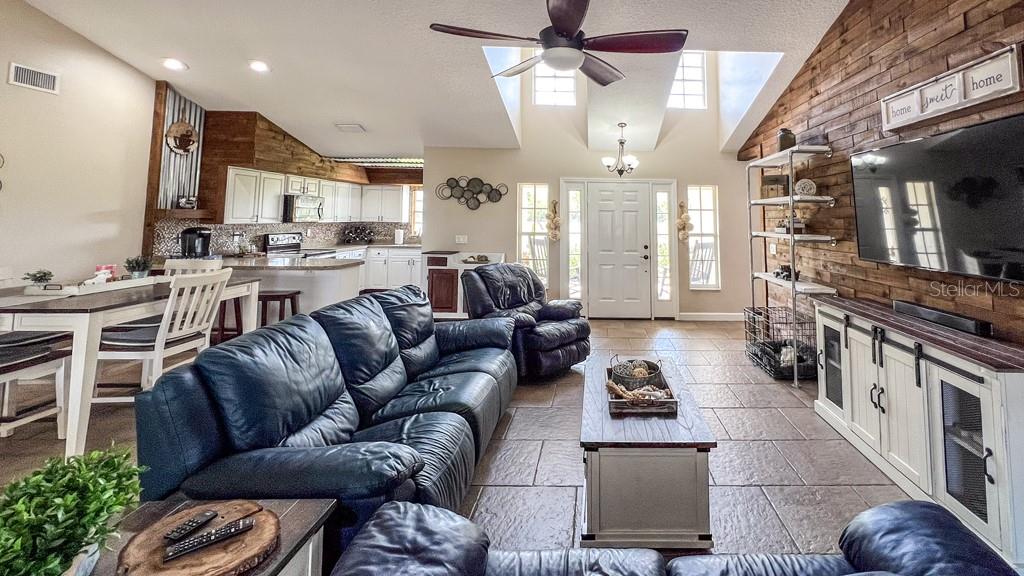 812 JAMESON RD, LITHIA, FL, 33547