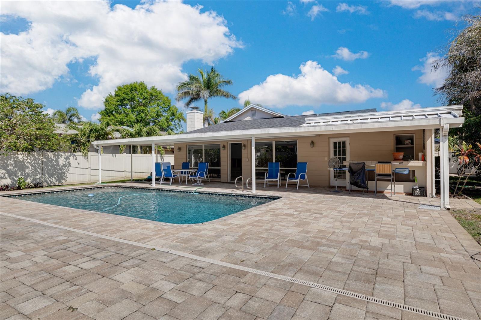 219 MIRAMAR BLVD NE, ST PETERSBURG, FL, 33704