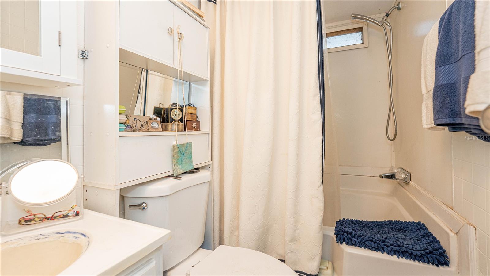 6882 SE 57TH RD, CENTER HILL, FL, 33514