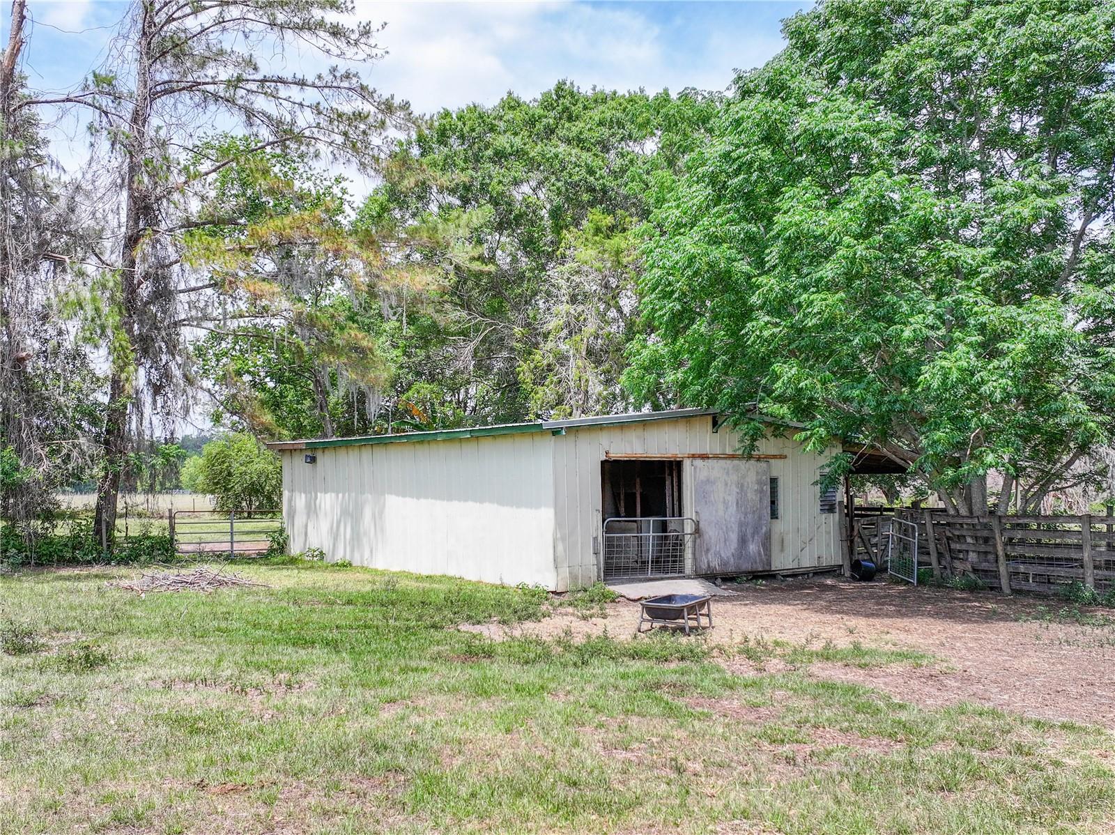6882 SE 57TH RD, CENTER HILL, FL, 33514