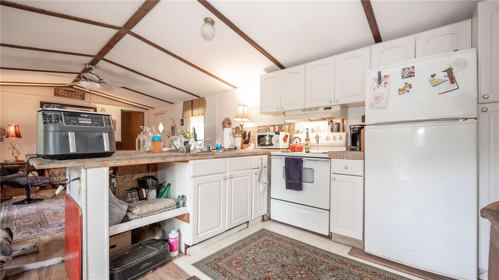 6882 SE 57TH RD, CENTER HILL, FL, 33514