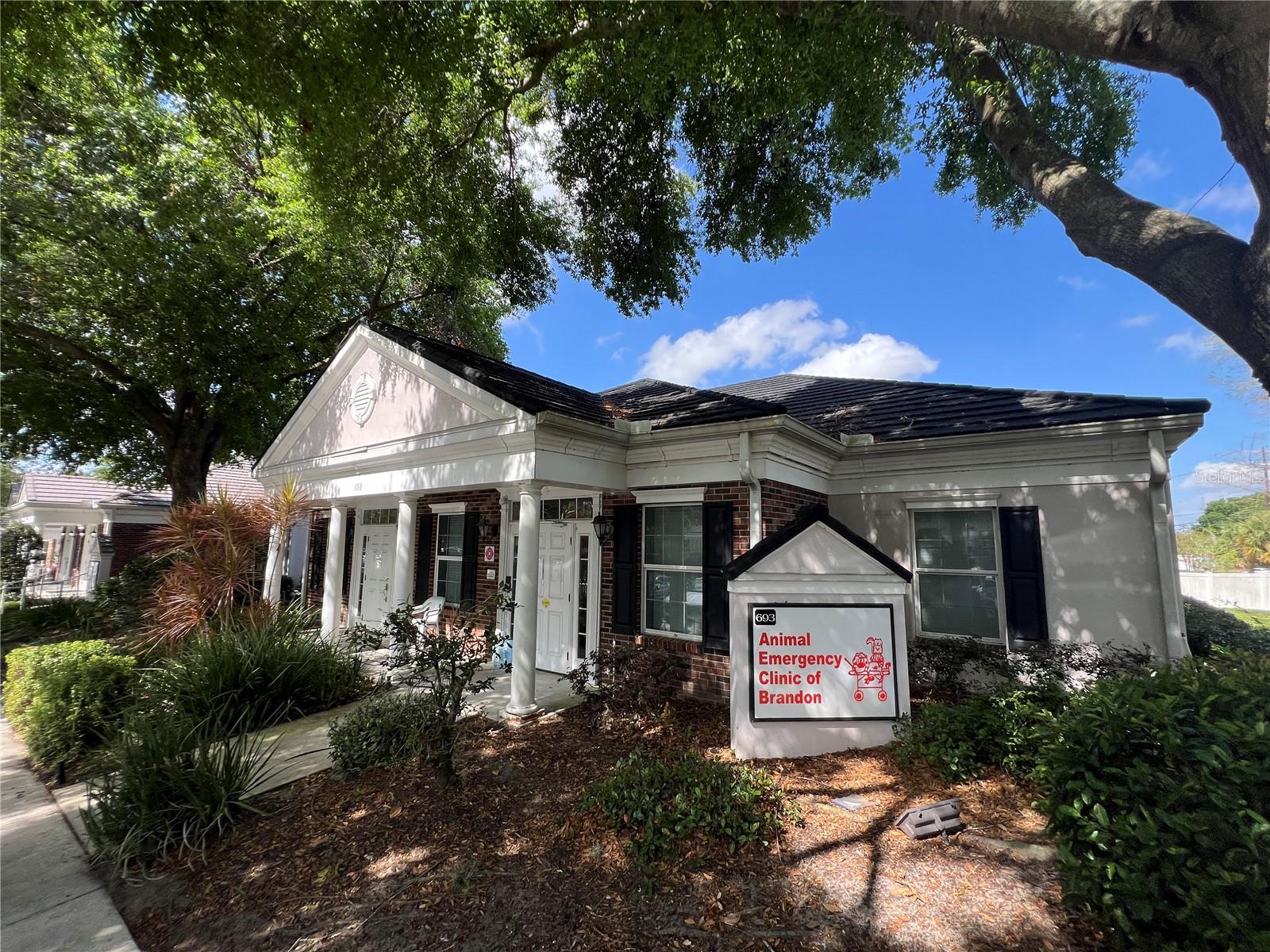 693 W LUMSDEN RD, BRANDON, FL, 33511