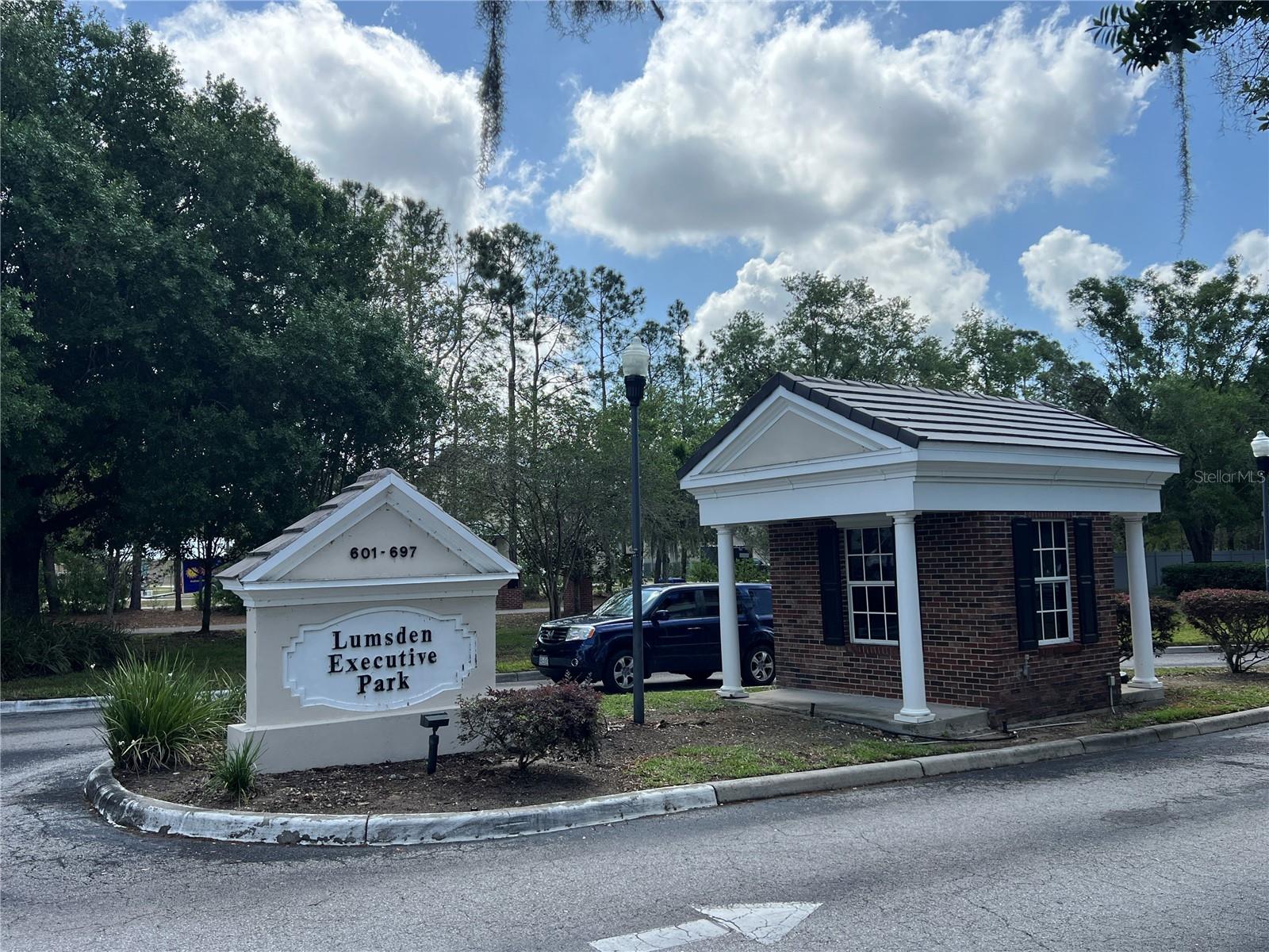 693 W LUMSDEN RD, BRANDON, FL, 33511