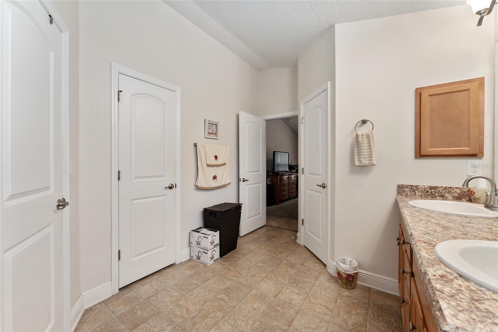 704 CHELSEA AVE, FRUITLAND PARK, FL, 34731