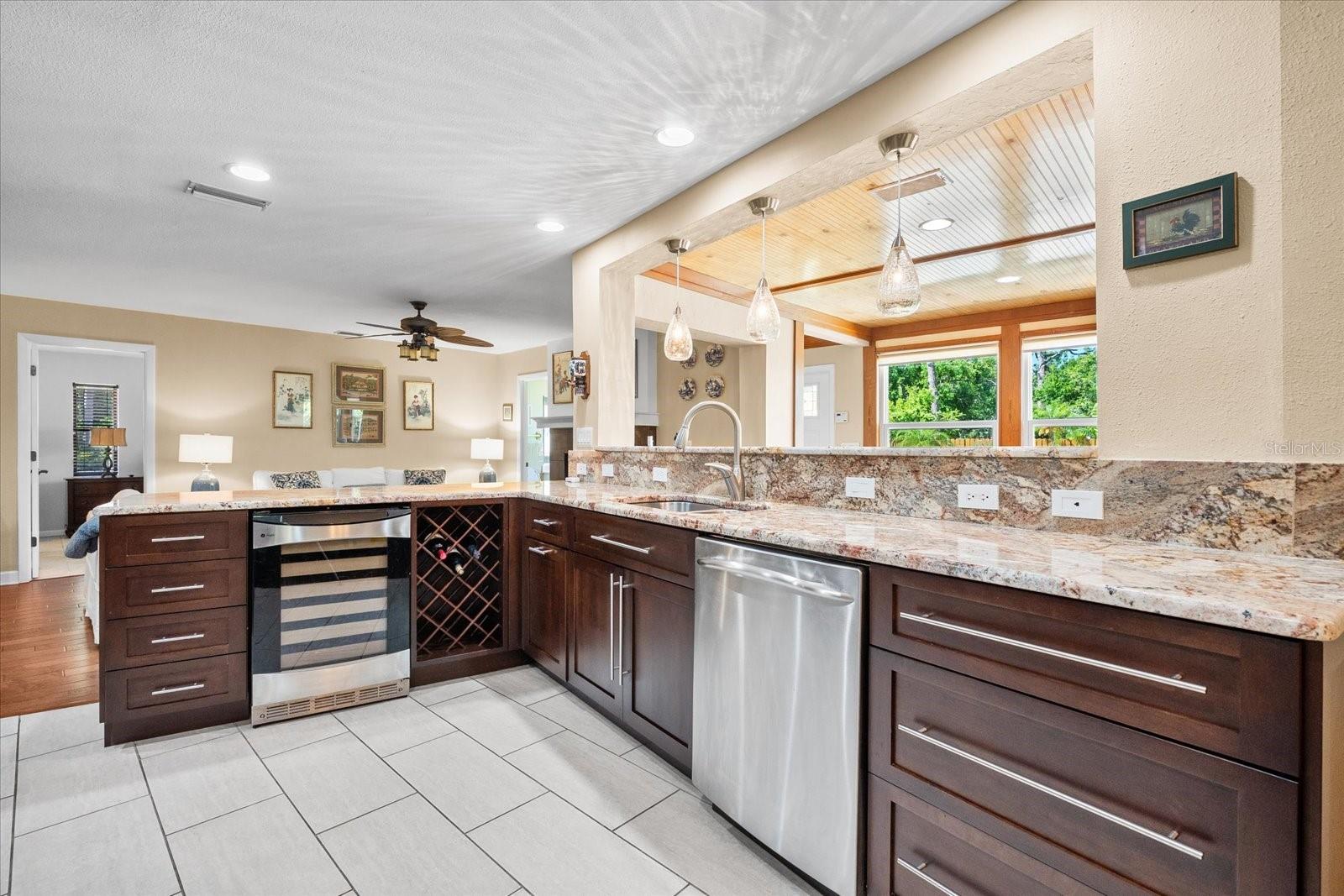 5603 RAVENWOOD DR, SARASOTA, FL, 34243