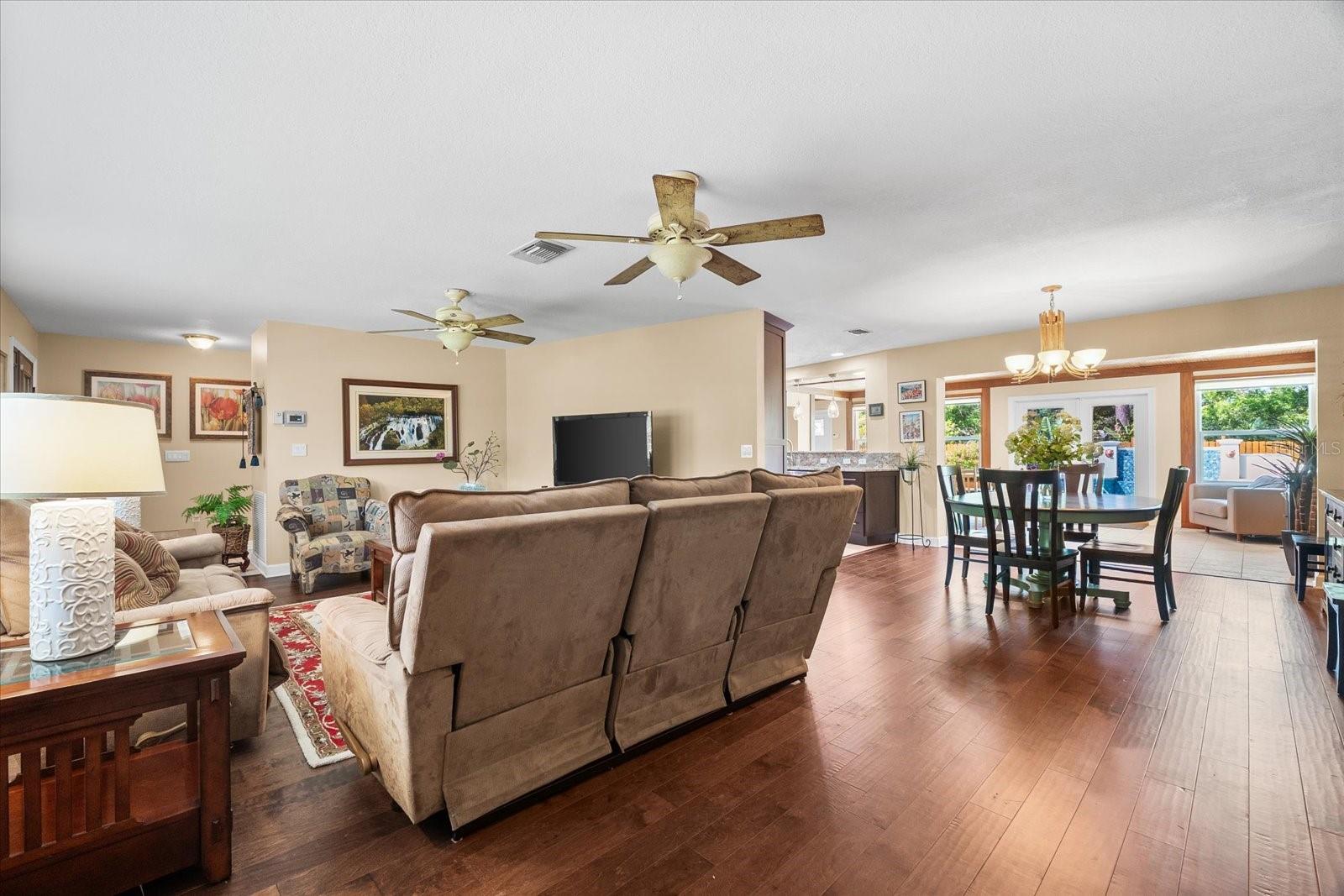 5603 RAVENWOOD DR, SARASOTA, FL, 34243