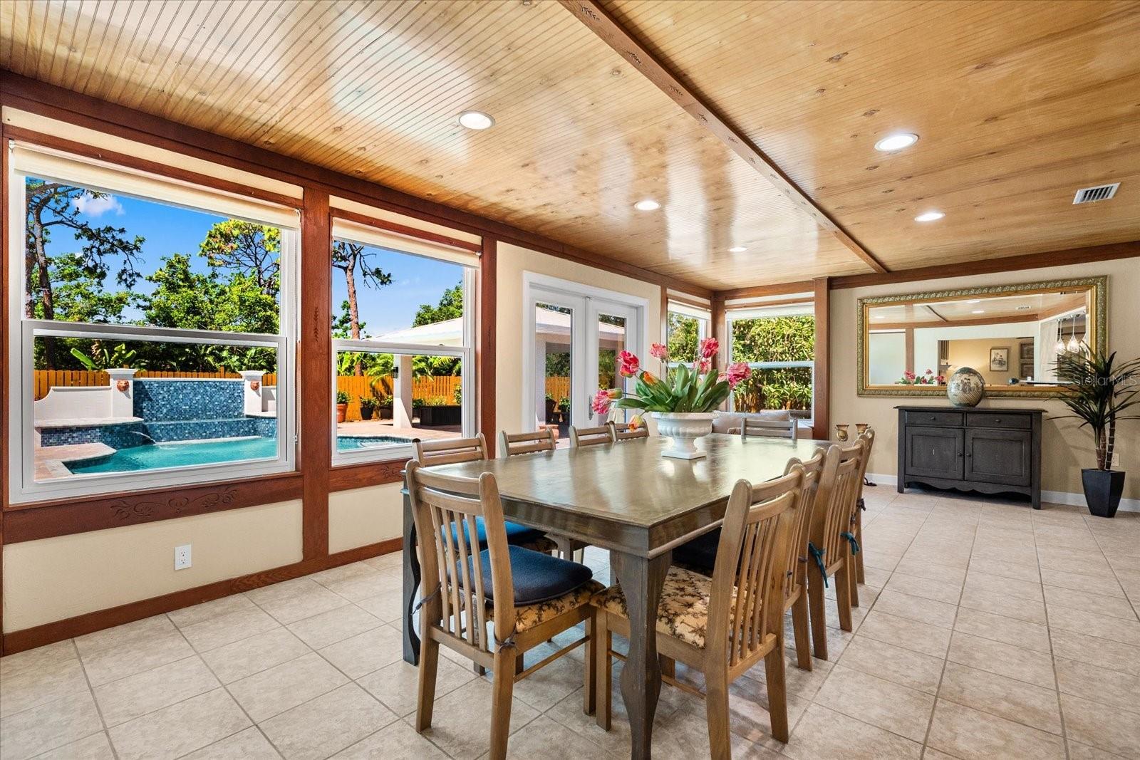 5603 RAVENWOOD DR, SARASOTA, FL, 34243