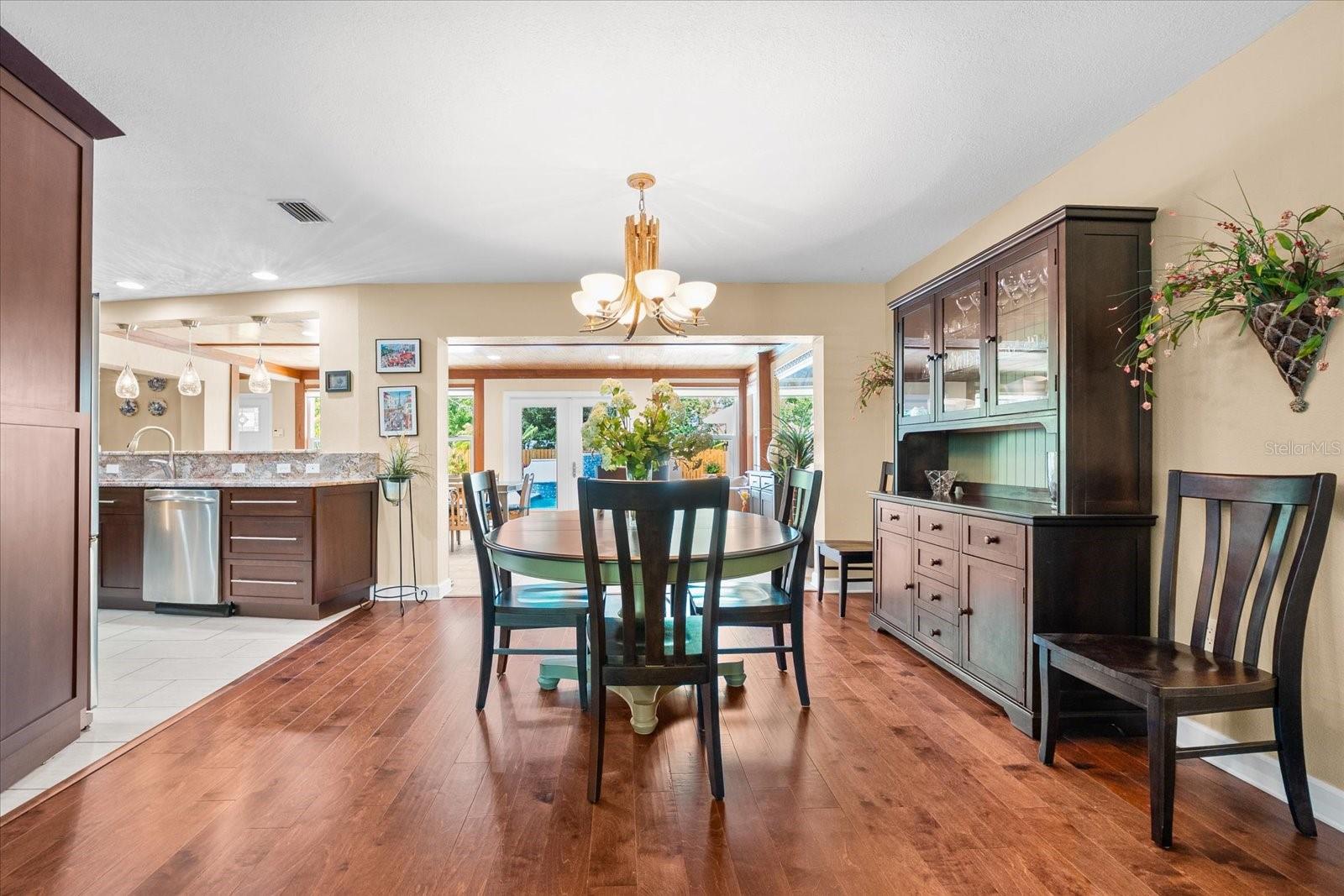 5603 RAVENWOOD DR, SARASOTA, FL, 34243