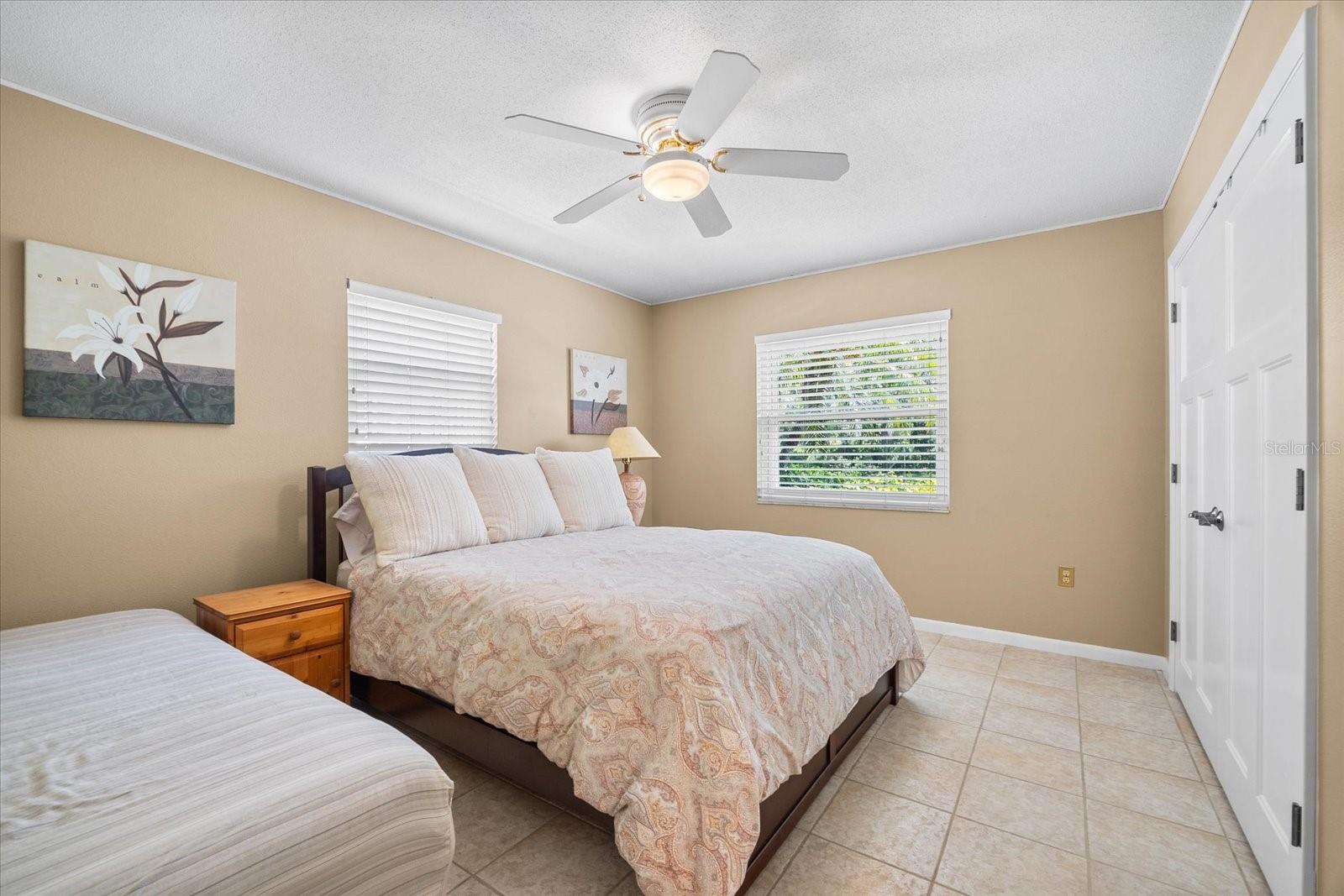5603 RAVENWOOD DR, SARASOTA, FL, 34243