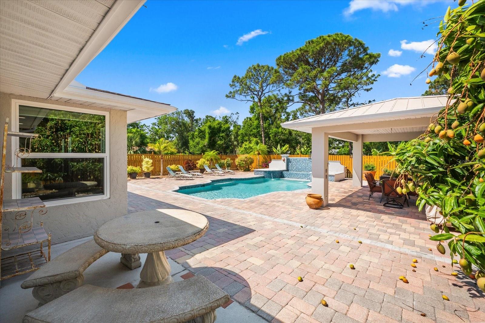 5603 RAVENWOOD DR, SARASOTA, FL, 34243