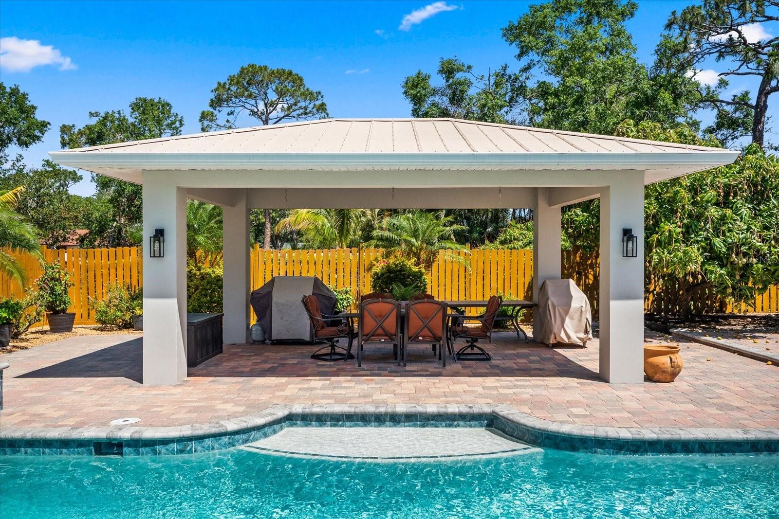 5603 RAVENWOOD DR, SARASOTA, FL, 34243
