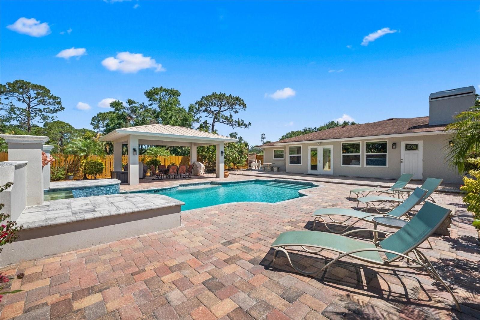 5603 RAVENWOOD DR, SARASOTA, FL, 34243