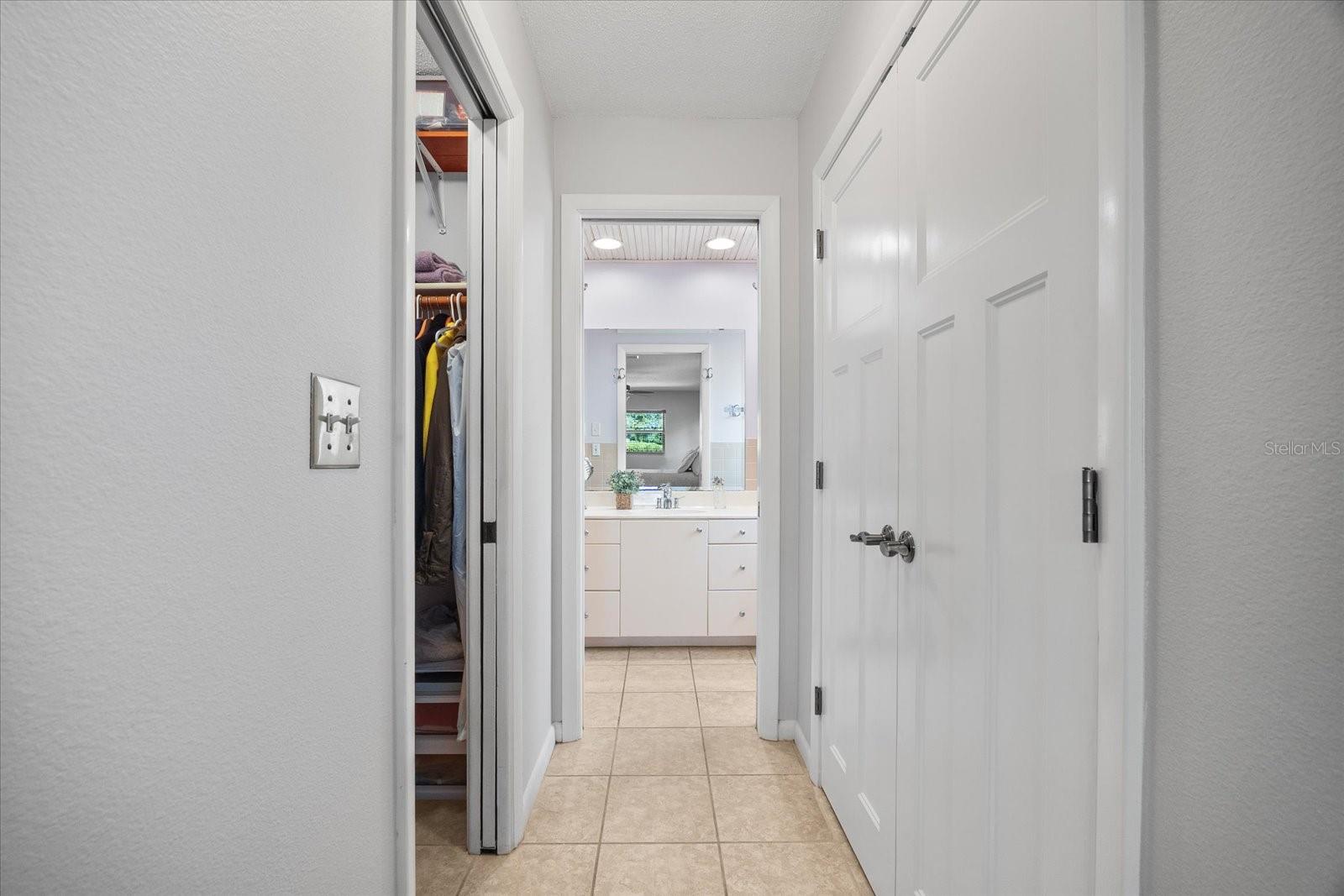 5603 RAVENWOOD DR, SARASOTA, FL, 34243