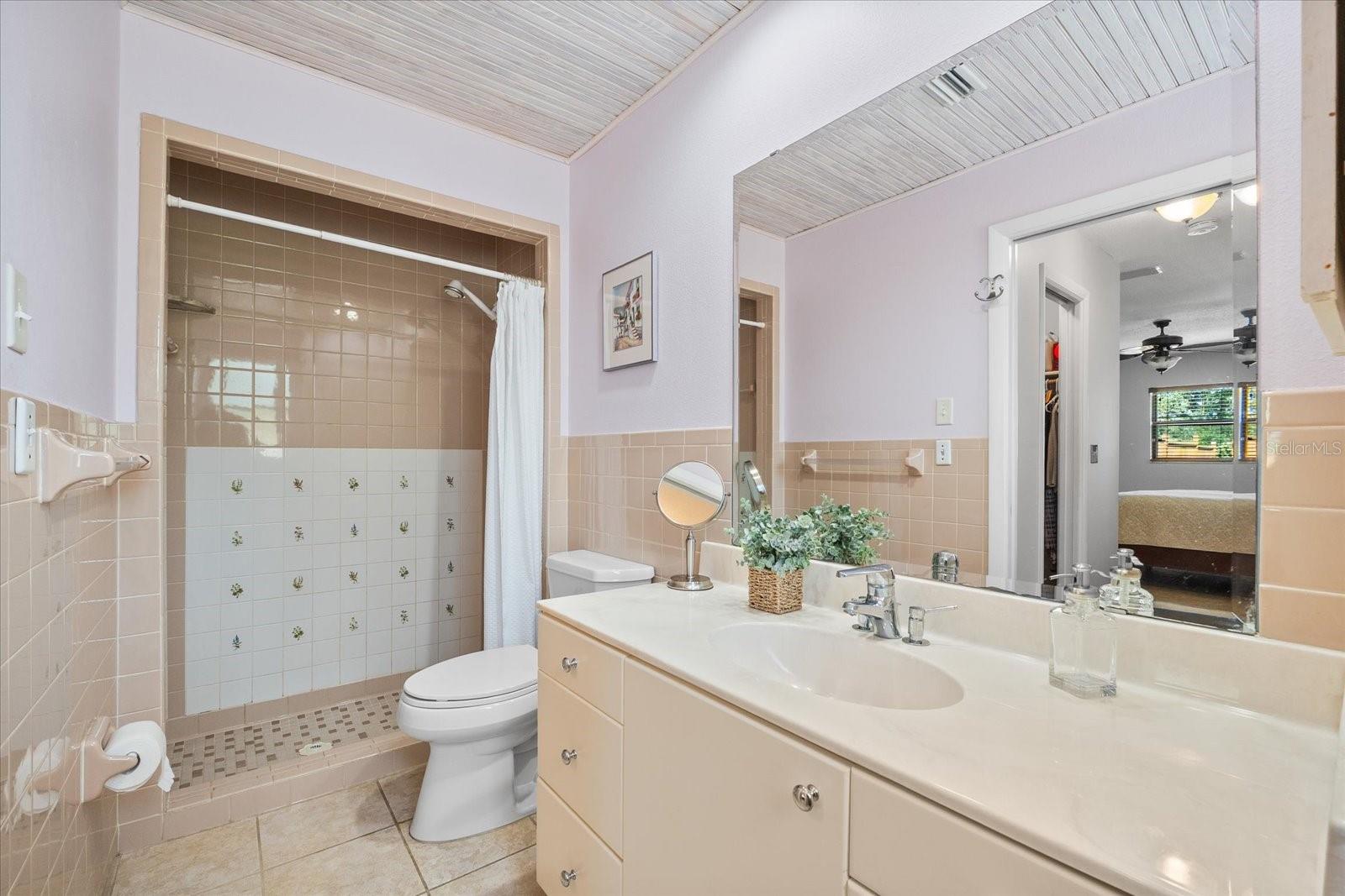 5603 RAVENWOOD DR, SARASOTA, FL, 34243