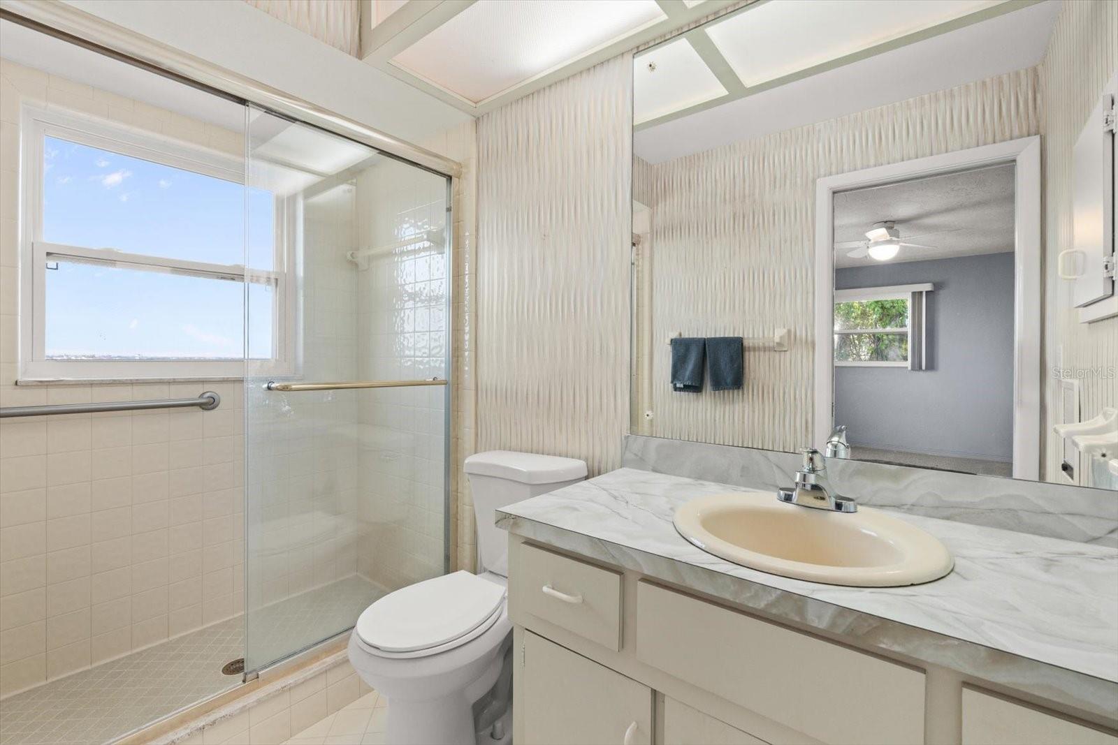 377 22ND AVE SE, ST PETERSBURG, FL, 33705