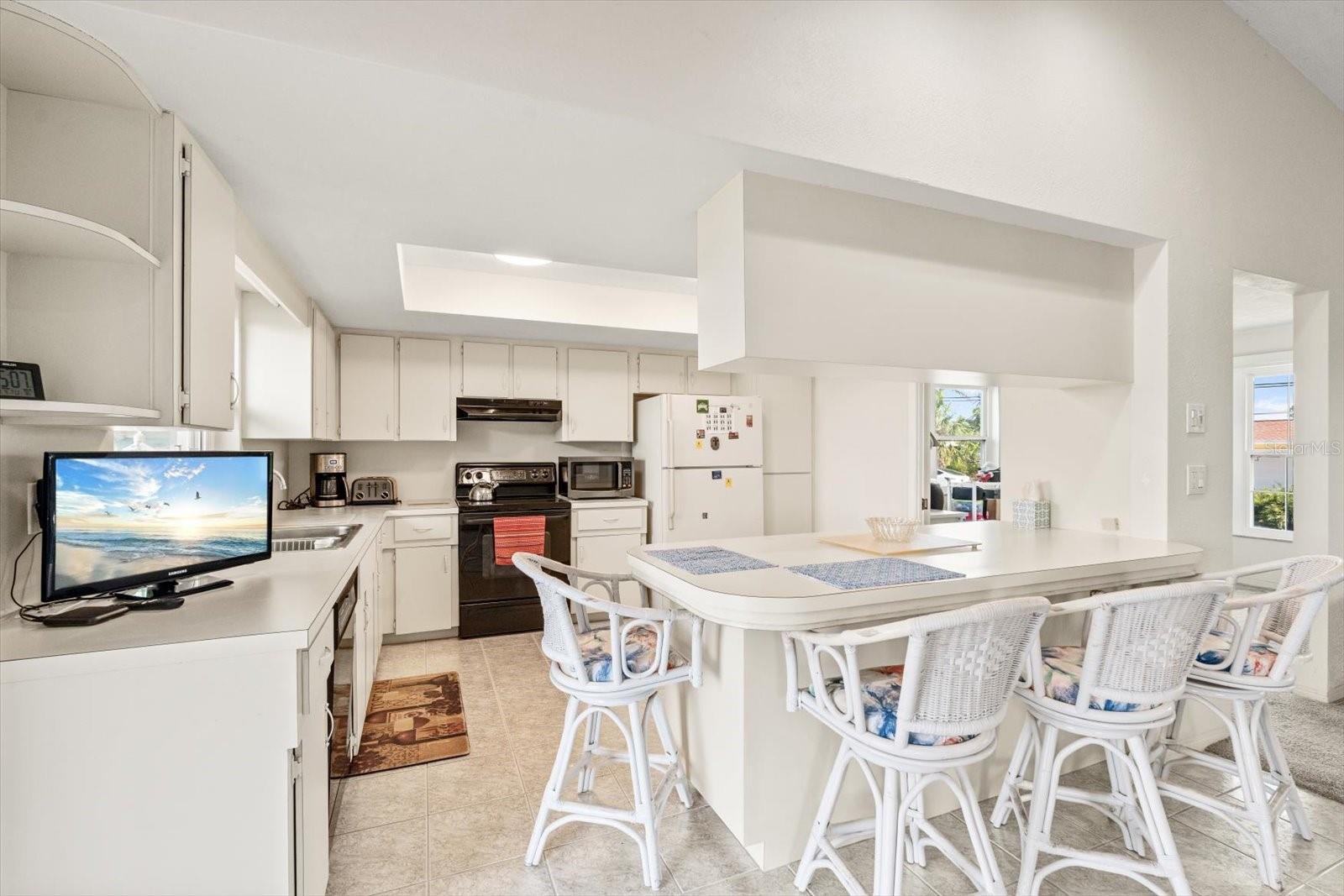 377 22ND AVE SE, ST PETERSBURG, FL, 33705